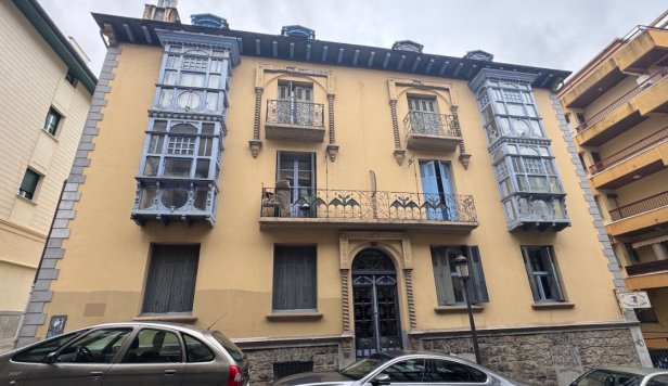 IRUN - CITY CENTRE BUILDINGS