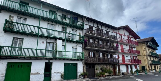 IRUN - CITY CENTRE BUILDINGS