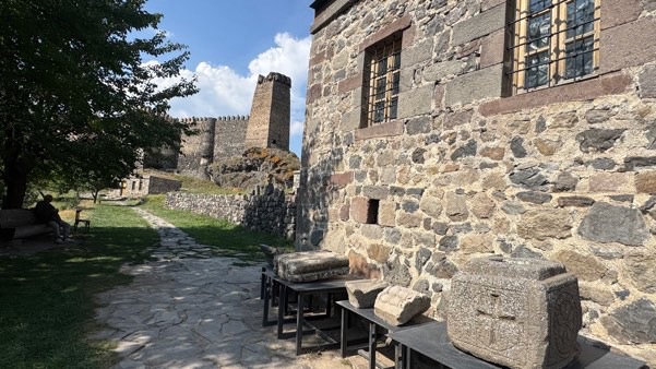 KHERTVIS CASTLE