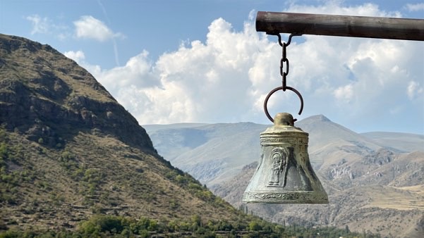 KHERTVIS CASTLE BELL